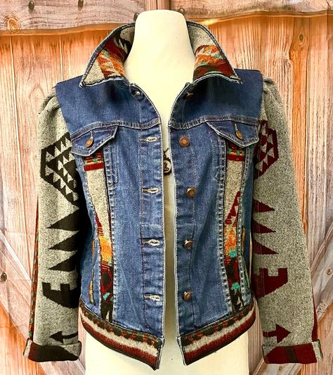 Denim Vest Upcycle Ideas, Western Look For Women, Jean Jacket Diy Upcycling, Quilted Jacket Pattern Free, Diy Jacket Refashion, Upcycle Jean Jacket, Denim Jacket Diy, Boho Jean Jacket, Jean Jacket With Patches