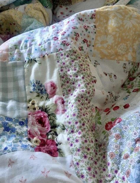 Patchwork Aesthetic, Sewing Closet, Patchwork Upholstery, Patchwork Tutorial, Coastal Room, Rag Quilts, Brighter Days, Room Stuff