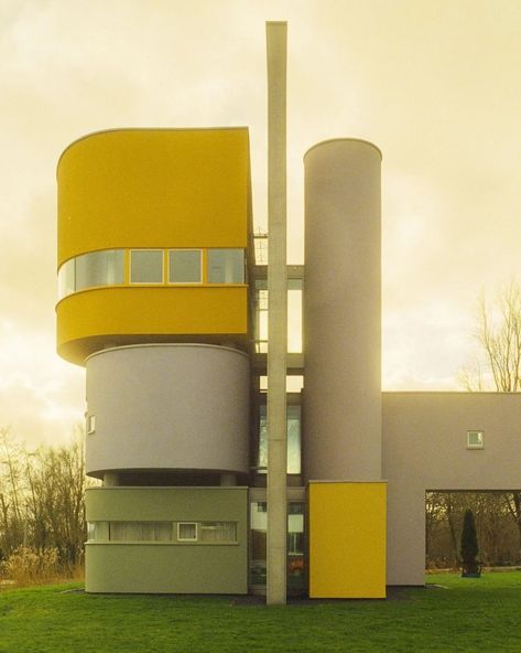 John Hejduk . Wall House No. 2 . Groningen David Altrath afasia (1) – a f a s i a John Hejduk, Zero Energy Building, Groningen Netherlands, Beijing City, City Library, Long Walls, Photography Series, House No, Green Landscape