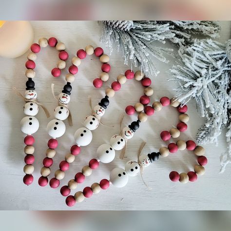 Candy Cane Bead Ornament, Homemade Country Christmas Ornaments, Wood Bead Candy Cane, Candy Cane Snowman, Wood Bead Snowflake Ornament, Simple Snowman Crafts, Christmas Crafts Candy Canes, Ping Pong Ball Ornaments, Diy Wooden Bead Ornaments