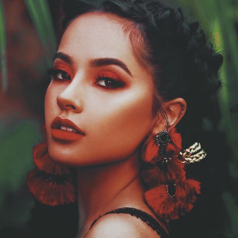 birth year: 1997 Latina Photoshoot, Mexican Makeup, Spanish Hairstyles, Red Lipstick Looks, Mexican Hairstyles, Make Carnaval, Latina Makeup, Traditional Hairstyle, Mexican Fashion