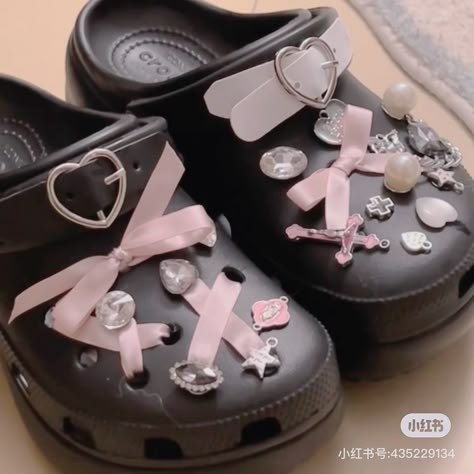 Crocs With Ribbon, Xiao Hong Shu Crocs, Xiaohongshu Crocs, Black Crocs Jibbitz Ideas, Coquette Crocs, Fancy Crocs, Photo Phone Case, Black Crocs, Crocs Fashion