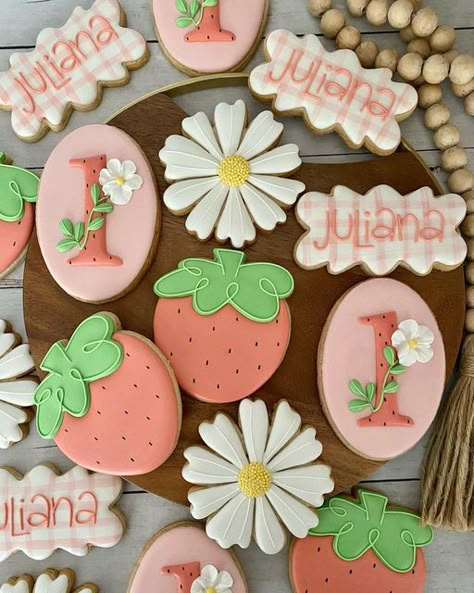 Strawberry Iced Cookies, Berry First Birthday Cookies Decorated, Strawberry Shortcake Cookies Decorated, Berry 1st Birthday Cookies, Strawberry Themed Cookies, Strawberry Birthday Cookies, Strawberry Sugar Cookies Decorated, Strawberry Baby Shower Cookies, Strawberry And Daisy Birthday