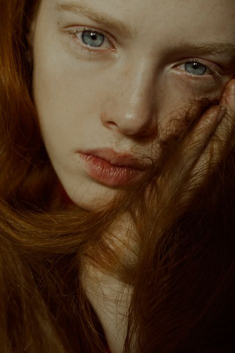 Marta Bevacqua, Pre Raphaelite Art, Red Haired Beauty, Female Character Inspiration, Sansa Stark, Pre Raphaelite, Orange Hair, Cute Couples Goals, Fine Arts