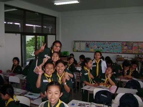 Teaching in Thailand: Discipline Problems in the Classroom Efl Teaching, Teaching English Abroad, Reading Comprehension Strategies, Comprehension Strategies, Learning Strategies, Esl Teaching, School Psychology, Elementary Reading, Student Organization