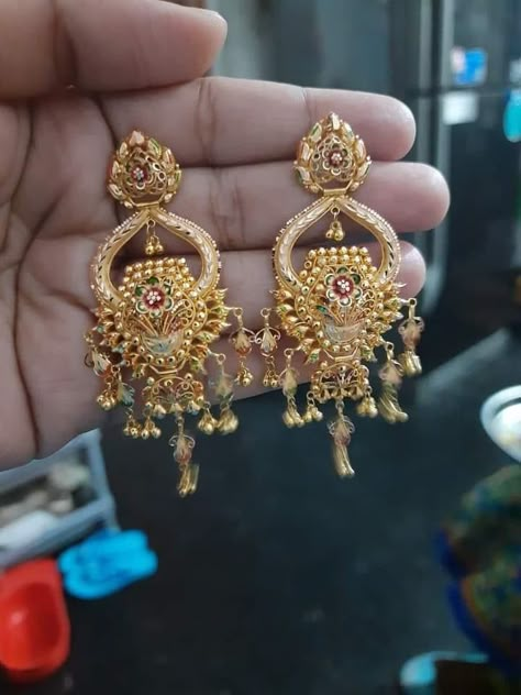 Ear Rings Gold, Pearl Bridal Jewelry Sets, Earrings Chandbali, Antique Jhumka, Custom Gold Jewelry, Gold Jhumka, Bridal Necklace Designs, Gold Jewels Design, Black Beads Mangalsutra Design