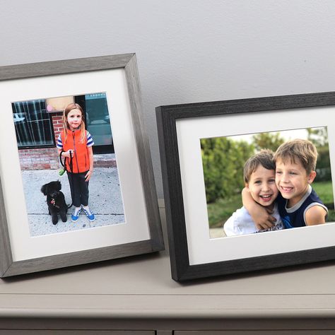 A new line of tabletop frames from Level for keeping your favorite memories in easy view on desks, shelves and tables. Frame your photos inside these versatile tabletop frame that stands on its own or hangs on the wall. Desks Shelves, Simple Photo Frame, Cute Picture Frames, Photo Frame Crafts, Luxury Kids Bedroom, Handmade Photo Frames, Tabletop Picture Frames, Frame Desk, Family Photo Frames