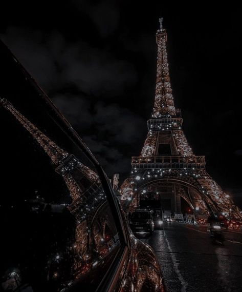 Paris Iffle Tower Aesthetic, Widow Overwatch, Paris Wallpaper Iphone, Gold Aesthetics, City Life Aesthetic, Blurry Aesthetic, Eiffel Tower At Night, Music Cover Photos, Fairytale Aesthetic