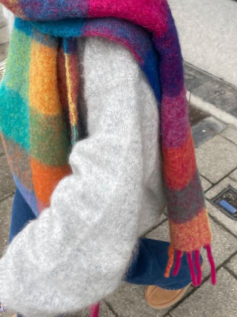 Colorful Scarf Outfit Winter, Rainbow Scarf Outfit, Colourful Aesthetic Outfit, Maximalist Winter Outfits, Colourful Scarf Outfit, Colourful Winter Outfits, Winter Outfits Colorful, Pop Of Color Outfits, Vacation Outfits Winter