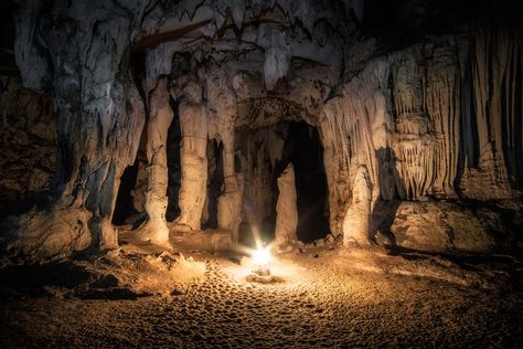 25 Breathtaking Photos of Caves Around the World | Reader's Digest Sewer Tunnel, Waitomo Caves, Jenolan Caves, Underground Dungeon, Nature Reference, Cave Photos, Abandoned Churches, Mammoth Cave, Caving