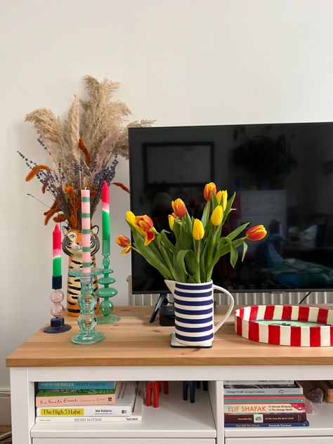 Inside Flowers, Scandi Home Decor, Maximalism Decor, House Styling, Apt Decor, Tulip Season, Eclectic Cottage, Scandi Decor, Scandi Home