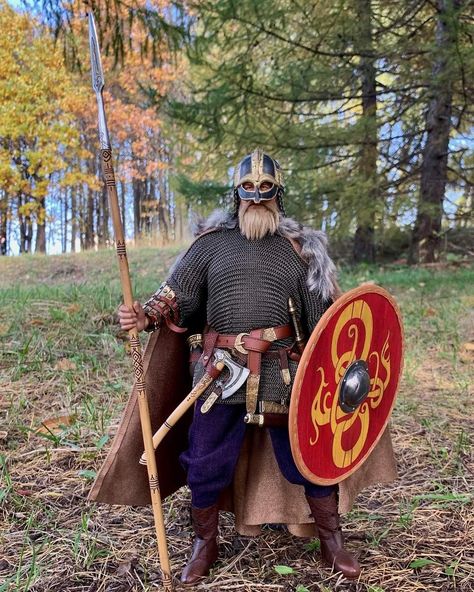 Anglo Saxon Warrior, Escudo Viking, Norse Clothing, Real Vikings, Norwegian Vikings, Viking Character, Viking Armor, Viking Reenactment, Historical Warriors