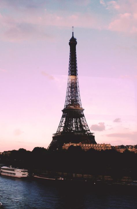 Imagem de paris, france, and eiffel tower In Love In Paris, Pictures Of Paris, Eiffel Tower France, Torre Eiffel Paris, World Beautiful Places, Tour Eiffel Paris, Paris Versailles, Love In Paris, Midnight In Paris