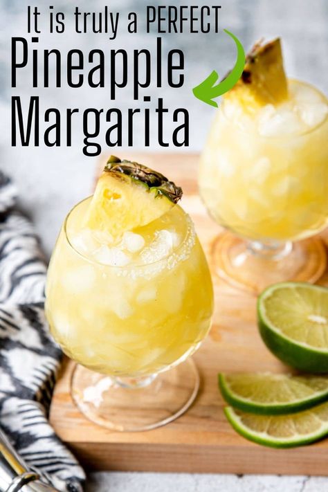 Pitcher Margarita Recipe, Pineapple Margaritas, Pineapple Margarita Recipe, Pitcher Cocktails, Margarita Ingredients, Hawaiian Recipes, Watermelon Mojito, Pineapple Margarita, Tequila Cocktail