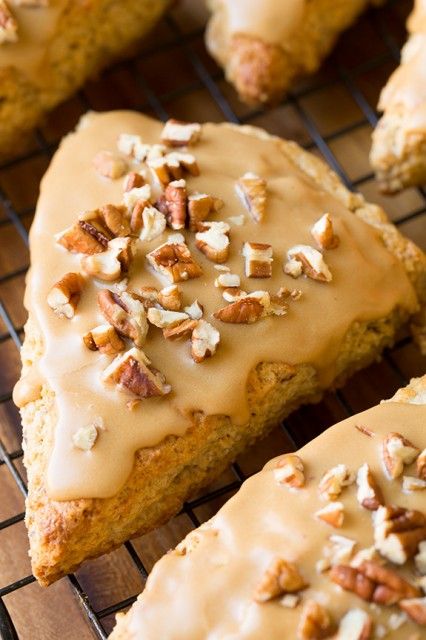 Pecan Scones, Baking Scones, Scones Recipe Easy, Homemade Scones, Pumpkin Scones, Maple Pecan, Sweet Rolls, Crumpets, Cooking Classy