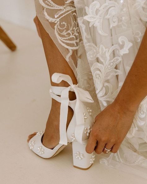 White Wedding Sandals, White Sandals Wedding, Pearl Wedding Shoes, Wedding Sandals, Womens Wedding Shoes, Pearl Wedding, Sole Shoes, Wedding Pics, Block Heels Sandal