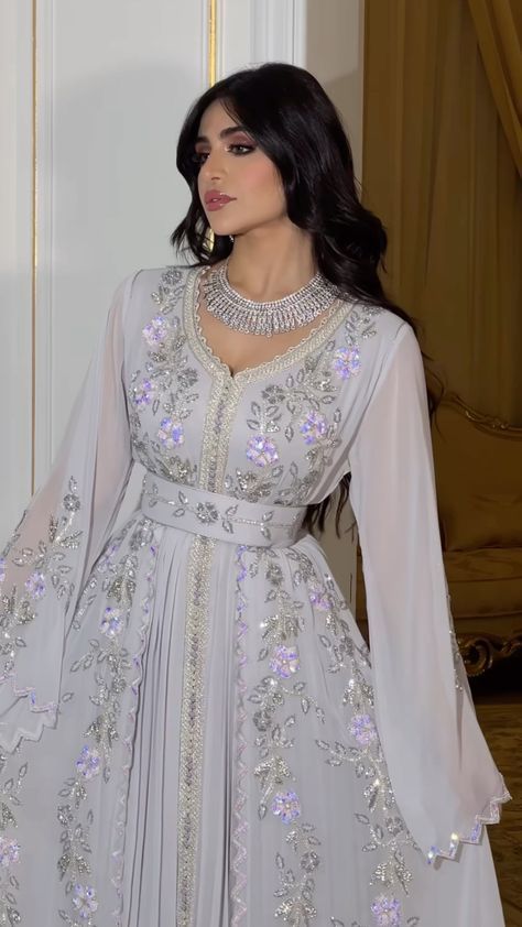 Arab Dresses, Nikkah Dress, Moroccan Fashion, Pakistani Fancy Dresses, Fancy Dresses Long, Eid Dresses, Moroccan Dress, Elegant Dresses Classy, Simple Pakistani Dresses