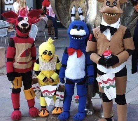 Bonnie Costume, Goofy Costume, Fnaf Costume, Fnaf Crafts, Fnaf Cosplay, Fnaf Movie, Fnaf Memes, Funny Costumes, Fnaf Funny