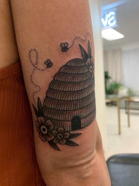 Utah Beehive Tattoo, Beehive Tattoo Ideas, Beehive Tattoo, Utah Tattoo, Bee Tattoo, Tattoos And Body Art, Bee Hive, All About Me, New Tattoos