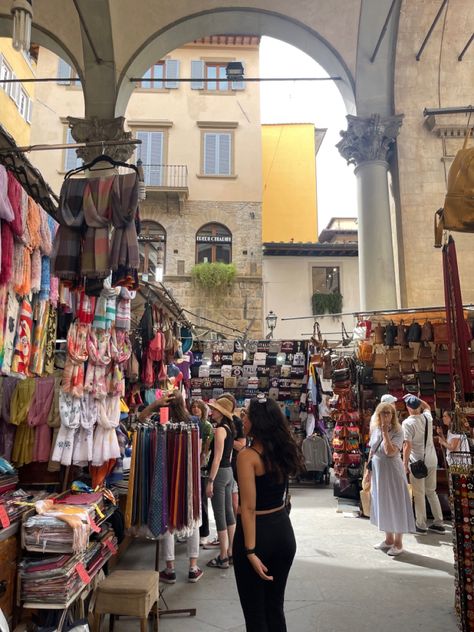 Italian Market Aesthetic, Florence Market, Italy In March, Italy Winter, Italian Market, Santa Margherita, Italy Florence, Night Market, Italian Summer