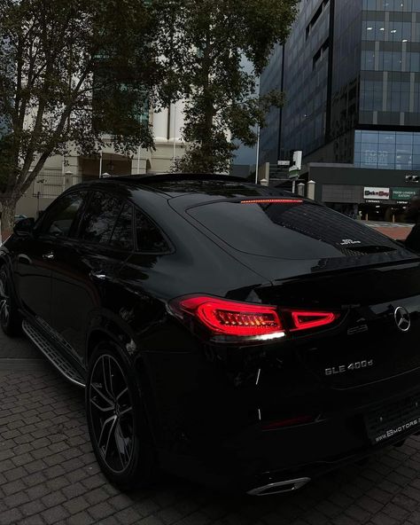 Black Car Aesthetics Mercedes, Black Gle Mercedes, Mercedes Benz Gle Coupe Black, Mercedes Glc Coupe Aesthetic, Amg Gle 63 S Coupe Aesthetic, Gle 400 Mercedes Benz, Mercedes Benz Amg Gle 63 Coupe Black, Mercedes Gle Aesthetic, Black Mercedes Aesthetic