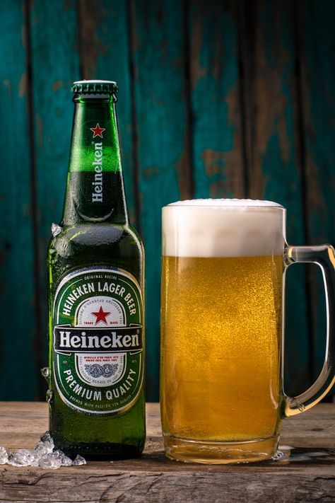 Heineken Photography, Beer Heineken, Beer Drawing, Beer Aesthetic, Beer History, Social Media Specialist, Heineken Beer, Beer Photography, Samuel Adams