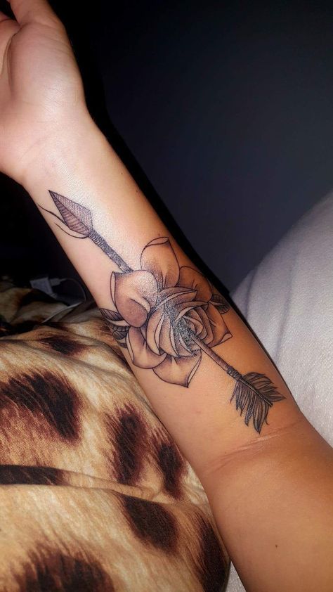 Rose And Arrow Tattoo, Arrow Tattoo Meaning, Meaning Of Arrow Tattoo, Sagittarius Tattoo Designs, Arrow Tattoos For Women, Tattoo Wedding, Sagittarius Tattoo, Dragon Tattoo For Women, Arrow Tattoo