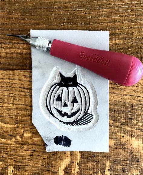 Fall Lino Print, Fall Linocut Art, Linocut Art Ideas Simple, Halloween Lino Print, Fall Linocut, Pumpkin Linocut, Halloween Linocut, Linocut Prints Ideas Simple, Linocut Artists