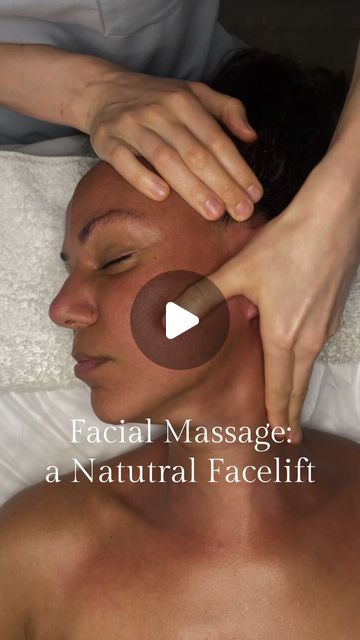 Facial massage | Facials | Sugaring | Waxing | NYC Manhattan on Instagram: "Unlock the secret to youthful, radiant skin with facial massage! 🌟 This rejuvenating practice is not just a pampering treat; it’s a powerful technique that can effectively lift and sculpt your face without the need for invasive procedures💉" Face Drainage Massage, Facial Spa Aesthetic, Lymph Drainage Massage Face, Face Massage Steps, Face Depuffing, Facial Techniques, Relaxing Massage Techniques, Facial Esthetics, Relaxing Facial