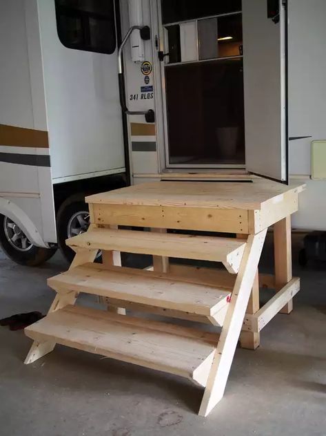 RV Entrance Steps Simple Design and Easy Build. - Imgur Porch For Rv, Porch For Camper, Campsite Decorating, Camper Steps, Travel Trailer Living, Rv Interior Remodel, Camper Trailer Remodel, Kombi Home, Diy Camper Remodel