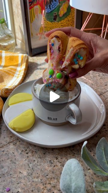 Michelle Belfrey on Instagram: "🐰🍞EASTER BUNNY CINNAMON ROLLS. These are so cute and easy to make. Perfect for the start of spring. 
⭐️PROTIP : Cook as directed time pulling out of the oven two minutes early. Before the cinnamon rolls set, give them a nice pinch between the ears to make that bunny face shape pop. #inspo @domesticallyblissful 

#happyeaster #easterideas #momideas #easyrecipes #springrecipes #easterrecipes #familyfun" Bunny Cinnamon Rolls, Start Of Spring, Clean Eating Plans, Bunny Face, Pro Tip, Spring Recipes, Eating Plans, Easter Recipes, Face Shape