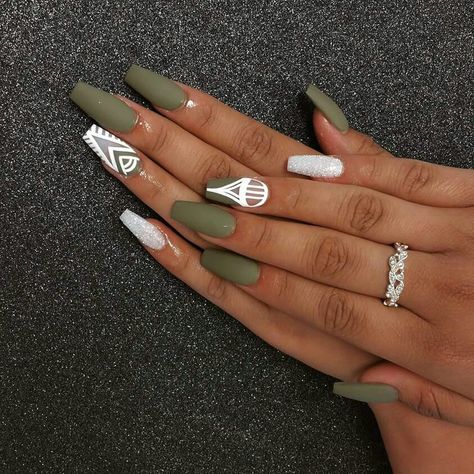 4 Finger Nail Designs, Olive And White Nails, Olive Coffin Acrylic Nails, Nail Art Neutral Colors, Olive Green Tips Nails, Coffin Shape Fall Nails, Boho Acrylic Nails Design, Short Acrylic Nail Ideas For Fall, Coffin Acrylic Nails Fall