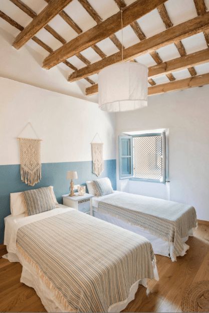 rustic paradise Mediterranean Bedroom, Beach House Interior, Costa Brava, Town Country, Aruba, Black Decor, House Inspo, Beach House Decor, Home Staging