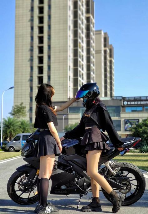 Jdm Girls, Girl Riding Motorcycle, Xe Ducati, Tomboy Aesthetic, Bike Couple, Biker Photoshoot, Dressing Ideas, Motorcycle Aesthetic, Bike Exif