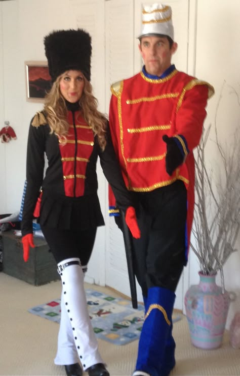 Russian Soldier & Toy NutCracker Soldier Costume Diy, Diy Couples Halloween Costumes, Toy Soldier Costume, Xmas Fancy Dress, Nutcracker Dress, Christmas Toy Soldiers, Halloween Costumes Diy Couples, Couples Halloween Costumes, Nutcracker Costumes