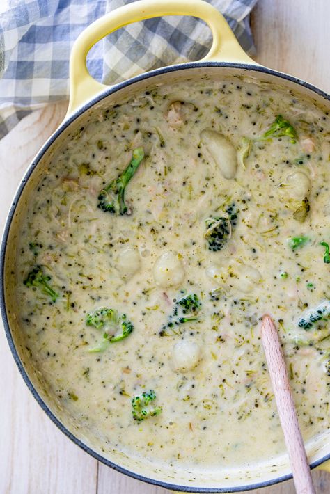 Creamy broccoli chicken gnocchi soup - Simply Delicious Gnocchi Broccoli, Soup With Shredded Chicken, Broccoli Gnocchi, Chicken And Potato, Creamy Broccoli, Broccoli Chicken, Chicken Gnocchi, Chicken Gnocchi Soup, Potato Gnocchi