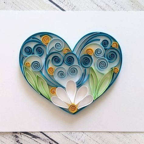 #paperquilling on Instagram | Hashtags Quilling Ideas Easy, Easy Paper Quilling, Heart Quilling, Silver Wedding Favors, Quilling Flower Designs, Arte Quilling, Paper Quilling Tutorial, Paper Quilling For Beginners, Art Quilling