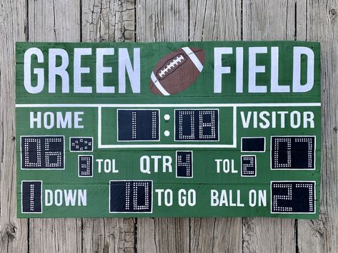 Football Plays Chalkboard, Scoreboard Ideas, Football Scoreboard, Field Football, Sports Themed Wedding, Football Board, Football Diy, Wood Artwork, Green Field