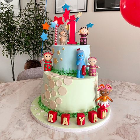 1st birthday cake theme - Cbeebies ‘In The Night Garden’ including figurines of Iggle Piggle, Upsy Daisy, Makka Pakka and the Tombliboos In The Night Garden Cake, In The Night Garden Party, Cbeebies Cake, Makka Pakka, Garden Birthday Cake, Iggle Piggle, Upsy Daisy, In The Night Garden, The Night Garden