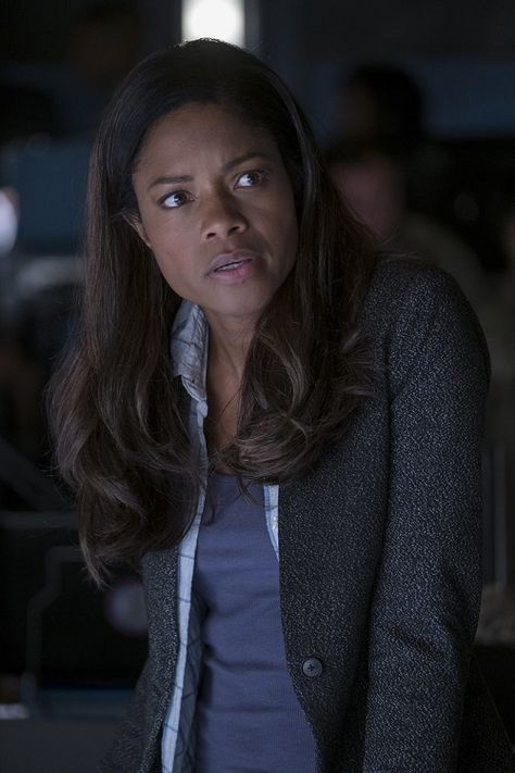 Dr Kate Caldwell was played by Naomie Harris in Rampage (2018). Rampage Movie, Naomi Harris, Night Manager, Naomie Harris, Quitting Job, Tv Show Outfits, The Movie, Science Fiction, Actresses