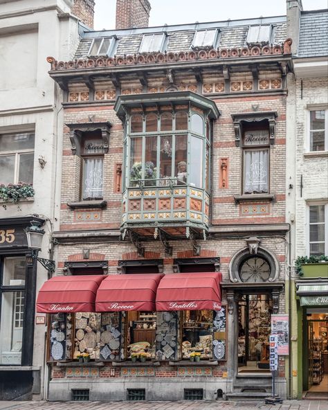 Bloxburg Town, Architecture Photography Buildings, Victoria Magazine, Building Front, House Games, Bruges Belgium, Parisian Cafe, Paris Cafe, Shop Fronts