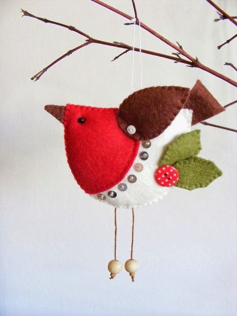 Felt Robin, Felt Birds Ornaments, Robin Christmas, Basic Stitches, Basic Sewing, Christmas Felt, Felt Christmas Decorations, Bird Crafts, Digital Patterns