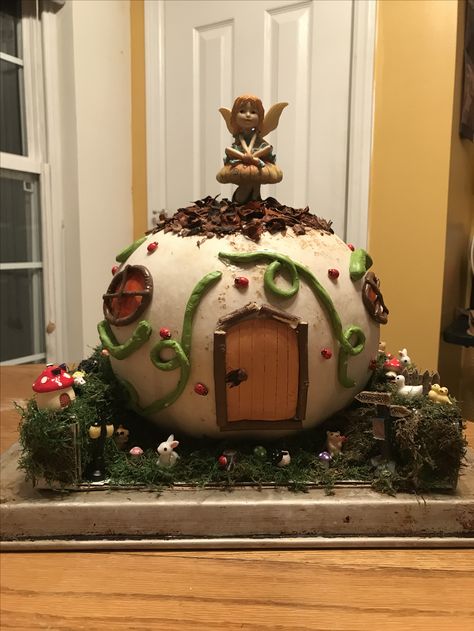 Fairy pumpkin house! Fairy Pumpkin Painting, Pumpkin Competition, Fairy Pumpkin, Pumpkin Fairy House, Pumpkin Fairy, Pumpkin House, Painted Pumpkin, Halloween Window, Fairy Crafts