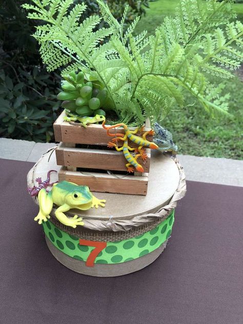 Birthday ~ Reptiles | CatchMyParty.com Reptile Party Centerpieces, Reptile Party, Rosé Birthday, Reptile Snakes, Business Party, Lisa Rosé, Party Centerpieces, Baby Party, 8th Birthday