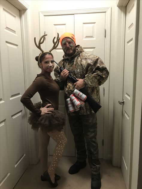 Lumberjack And Tree Couples Costume, Deer And Hunter Couples Costume, Deer Costume Diy, Deer And Hunter Costume, Deer Halloween Makeup, Hunter Costume, Best Diy Halloween Costumes, Xmas Makeup, Jack Halloween