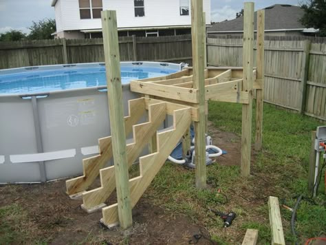 How to build a pool deck. Pool Stairs, Above Ground Pool Steps, Pool Deck Plans, Swimming Pool Decks, Pool Ladder, Intex Pool, Pool Deck Ideas, Pool Steps, Above Ground Pool Ideas