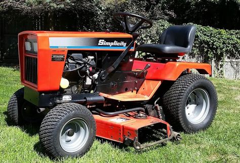 Small Garden Tractor, Front End Loader For Garden Tractor, Simplicity Tractors, Garden Tractor Pulling, Small Tractors, Case Ih Tractors, Tractor Implements, Riding Mower, Riding Lawn Mowers