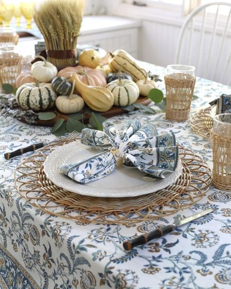 ciao! newport beach: fall inspiration and gift ideas Pretty Robes, Old Greenwich, Unique Table Settings, Indian Designs, Fun Pumpkins, Pretty Kitchen, Unique Table, Fall Inspiration, Table Runner And Placemats