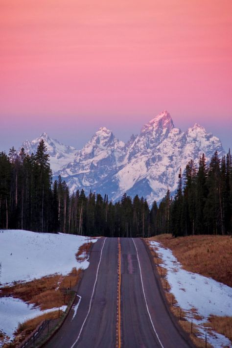 Wyoming Nature, Beautiful Roads, Us Road Trip, Adventure Aesthetic, American Road Trip, Pretty Landscapes, Trip Ideas, Winter Travel, Pretty Places