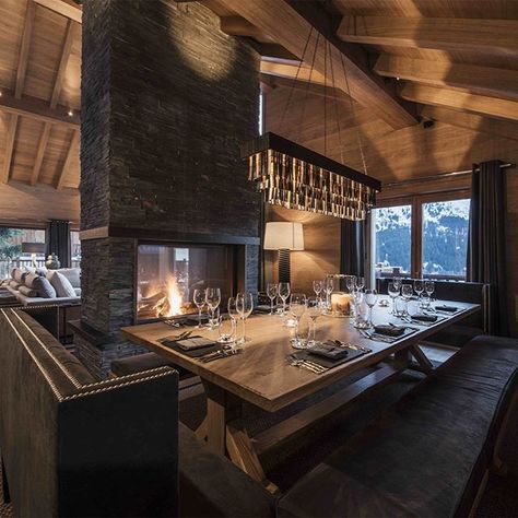 Chalet Le Grenier | Meribel        #superiorluxury #luxurychalets #chalet #luxuryskiholiday #interiors #instainteriors #travelwell #travelbucketlist #beautifulresorts #travelhappy #travelnow #prestige #architect #homedesign #alpineluxurychalets Luxury Chalet Interior, Sunken Hot Tub, Indoor Jacuzzi, Alpine Chalet, Chalet Interior, Chalet Design, Luxury Ski Chalet, Alpine Design, Ski Chalets